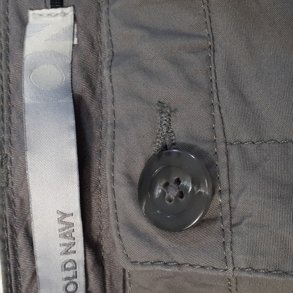 Old Navy On Classic Rise Gray Capris Pants Size 10 - Picture 10 of 16